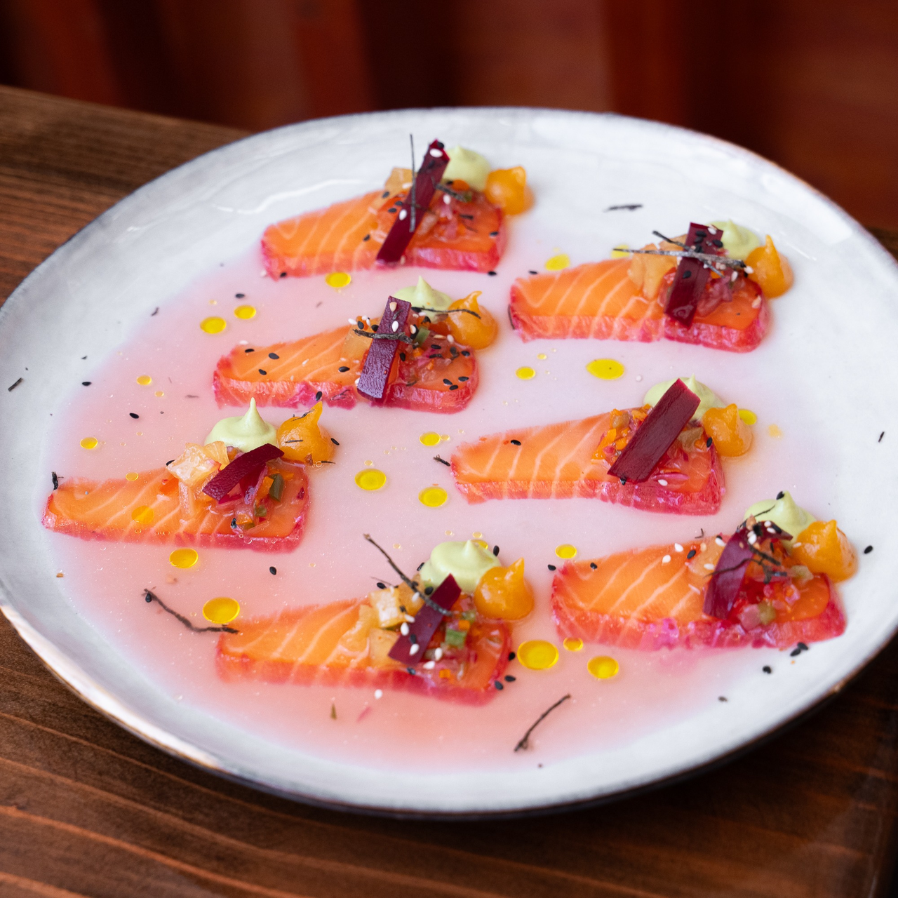 TIRADITO DE SALMÓN GRAVLAX