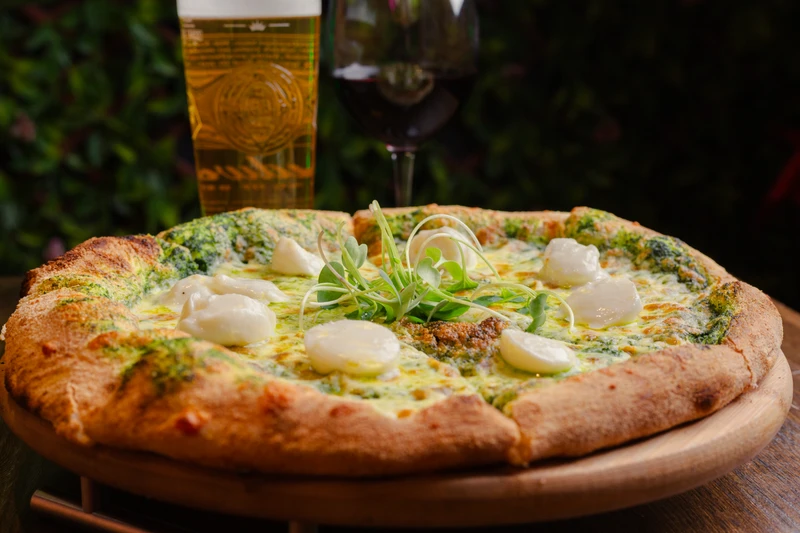 Pizza Burrata pesto trufada