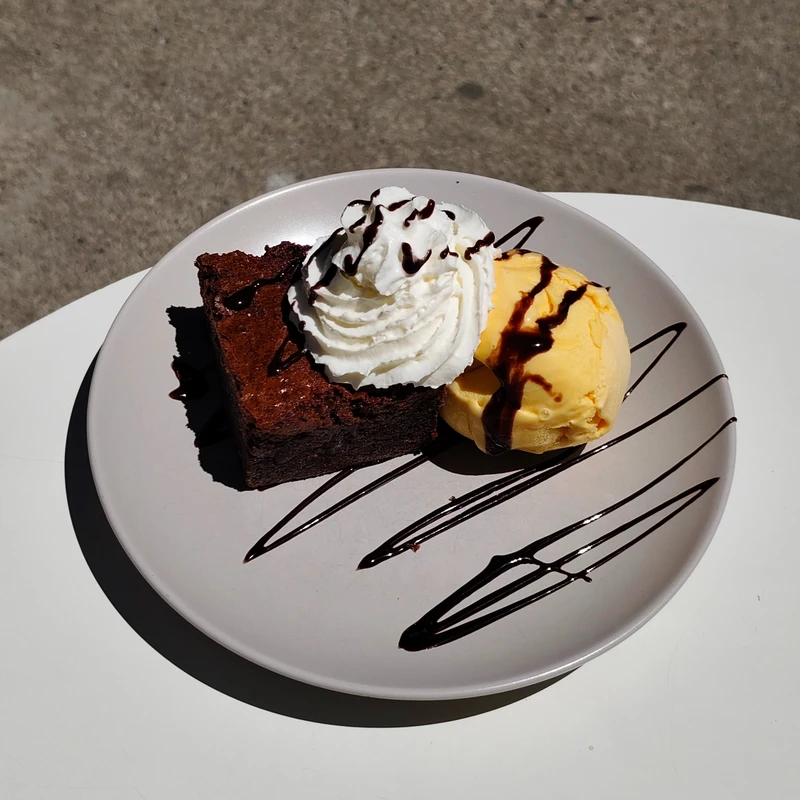 Brownie con Helado
