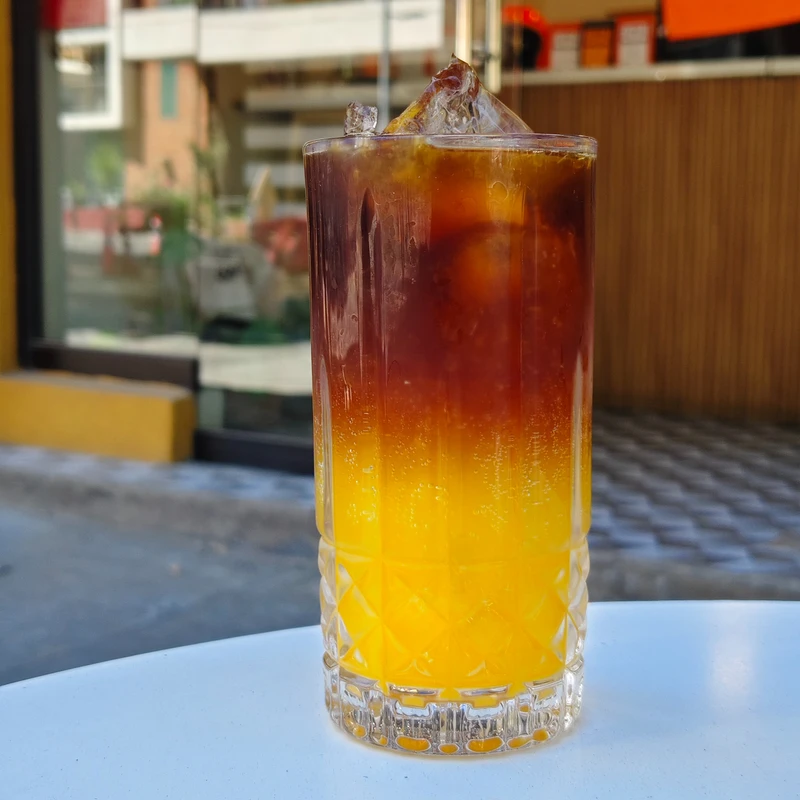 Coldbrew tonic naranja 